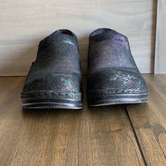 Klogs Slip Resistant Metallic Nursing Clogs - 7.5M - Picture 2 of 5